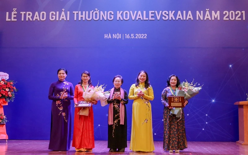 Hai nữ giáo sư đạt Giải thưởng Kovalevskaia năm 2021
