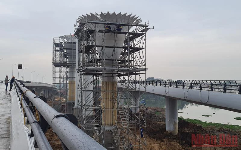 Dự án cầu Đầm Vạc tại thành phố Vĩnh Yên, tỉnh Vĩnh Phúc đang trong quá trình hoàn thiện.