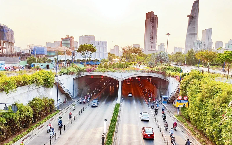 Hầm vượt sông Sài Gòn nối thành phố Thủ Ðức và khu vực trung tâm thành phố Hồ Chí Minh.
