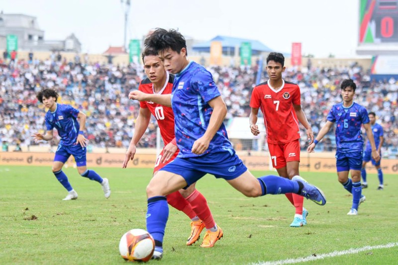 U23 Thái Lan (áo xanh) ghi bàn thắng duy nhất khi sang hiệp phụ thứ nhất. (Ảnh: FAT)
