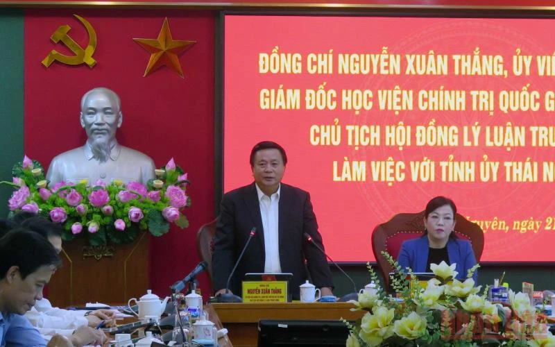 Đồng chí Nguyễn Xuân Thắng phát biểu trong buổi làm việc với tỉnh Thái Nguyên.