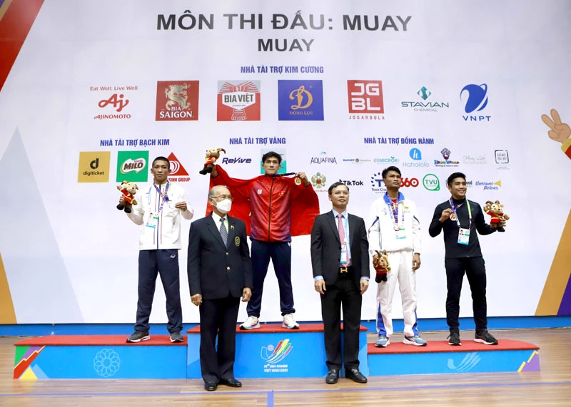 Vận động viên Nguyễn Trần Duy Nhất giành Huy chương Vàng hạng 60kg.