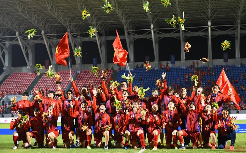 Đội tuyển bóng đá nữ Việt Nam lần thứ ba liên tiếp giành chức vô địch SEA Games. (Ảnh: THÀNH ĐẠT)