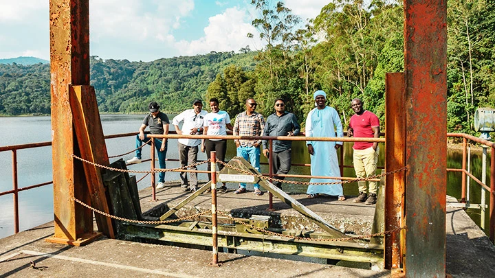 Một nhóm du khách thăm rừng Kibira của Burundi. Ảnh: AFRICA TRAVEL
