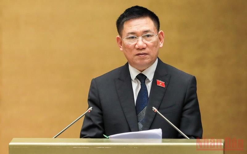 Bộ trưởng Tài chính Hồ Đức Phớc trình bày Báo cáo về công tác thực hành tiết kiệm, chống lãng phí năm 2021. (Ảnh: LINH NGUYÊN)