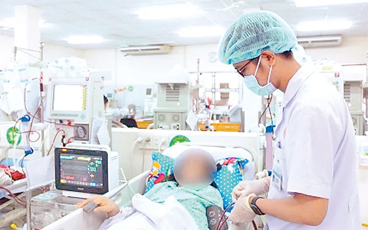 Sau khi dùng viên giảm cân không rõ nguồn gốc, một phụ nữ bị suy thận, phải lọc máu định kỳ tại Bệnh viện Bình Dân (thành phố Hồ Chí Minh).