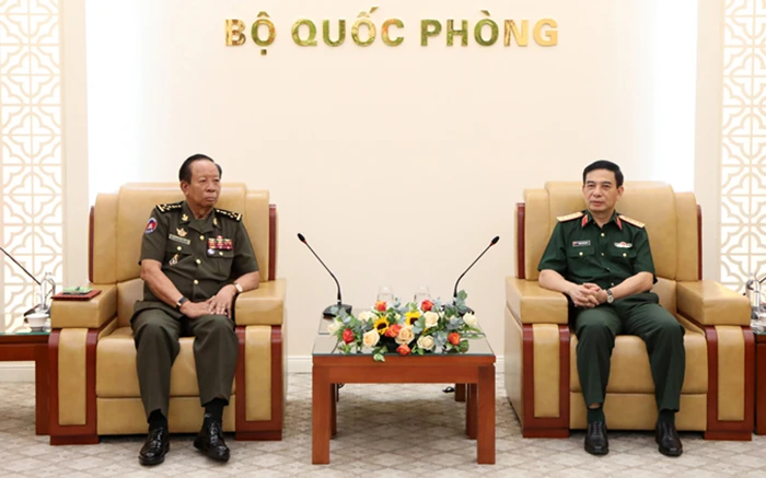 Đại tướng Phan Văn Giang tiếp Đại tướng Tea Banh. (Ảnh: Mod.gov.vn)