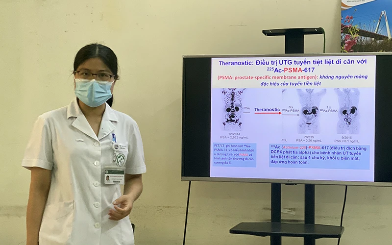 Bác sĩ Phạm Cẩm Phương, Giám đốc Trung tâm Y học hạt nhân và Ung bướu, Bệnh viện Bạch Mai chia sẻ thông tin về phương pháp điều trị ung thư. 