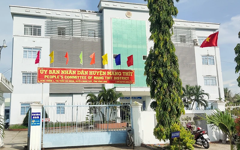 Trụ sở Ủy ban nhân dân huyện Mang Thít. 