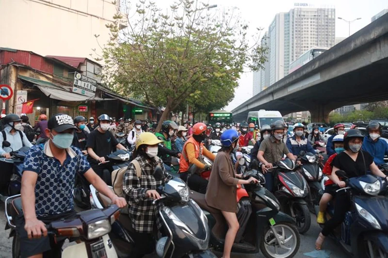Thời gian gần đây, giao thông tại Hà Nội thường xuyên xảy ra ùn tắc tại nhiều khu vực.
