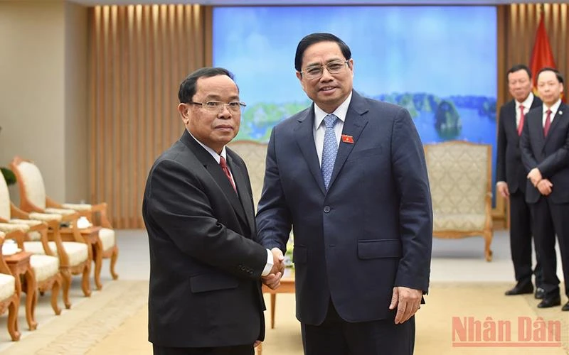Thủ tướng Phạm Minh Chính tiếp đồng chí Khamphan Phommaphat.