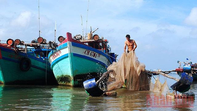 Ngư dân Cà Mau sau chuyến đi biển.