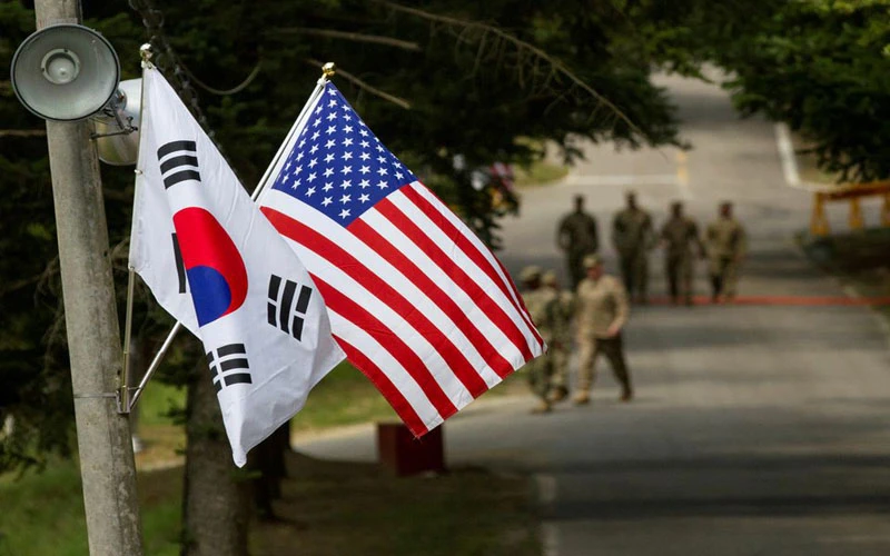 Cờ Hàn Quốc và Mỹ tại Yongin, Hàn Quốc, tháng 8/2016. (Ảnh: Quân đội Mỹ)