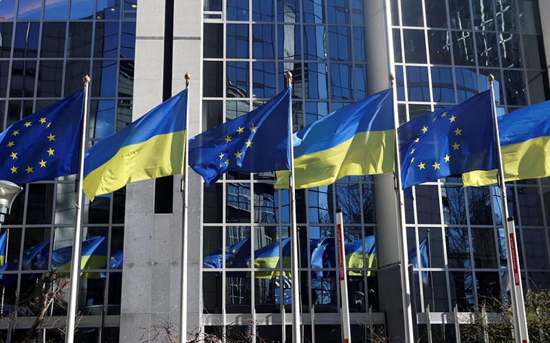 Ngân sách EU và hỗ trợ Ukraine: Ngân sách EU và hỗ trợ Ukraine mang lại nhiều cơ hội phát triển về kinh tế, giáo dục, y tế và nhiều lĩnh vực khác cho nước này. Hãy cùng xem các hình ảnh liên quan để hiểu rõ hơn về các hoạt động đang được triển khai để giúp đỡ Ukraine.