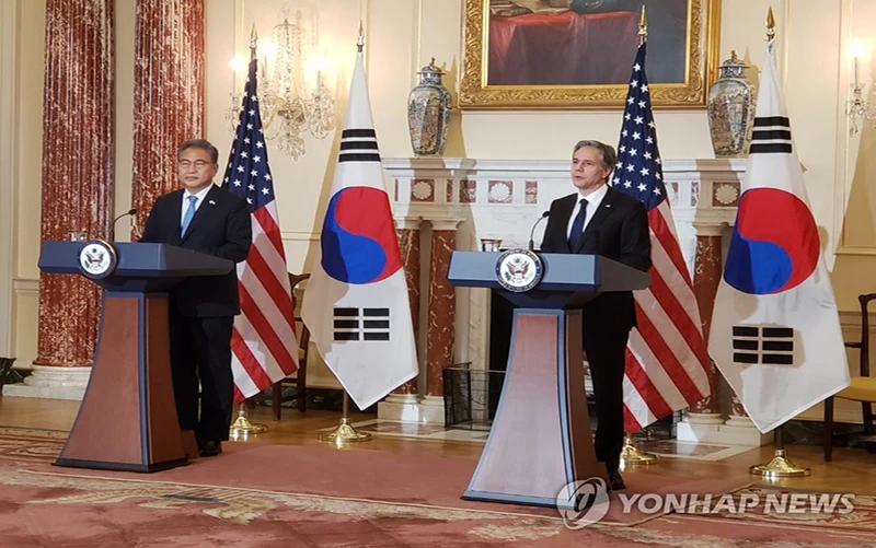 Bộ trưởng Ngoại giao Mỹ Antony Blinken và người đồng cấp Hàn Quốc Park Jin trong cuộc họp báo tại Washington, ngày 13/6. (Ảnh: Yonhap)