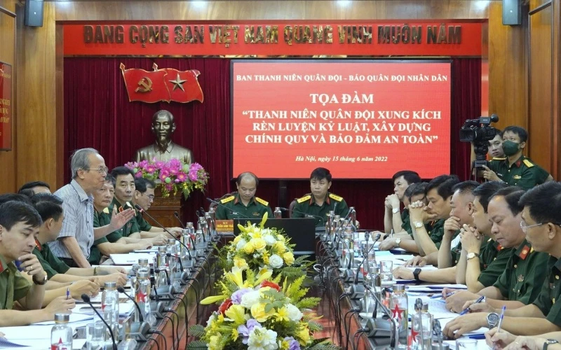 Quang cảnh buổi tọa đàm.