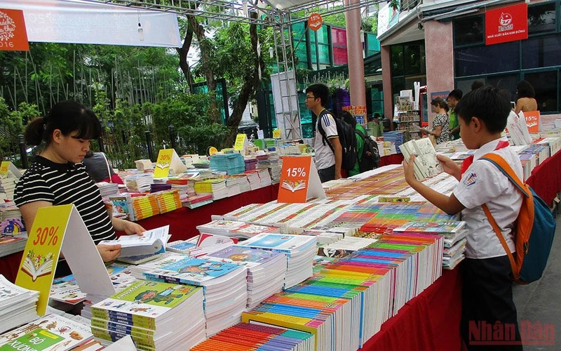 Sách Kim Đồng là bạn với tuổi thơ của nhiều thế hệ bạn đọc.