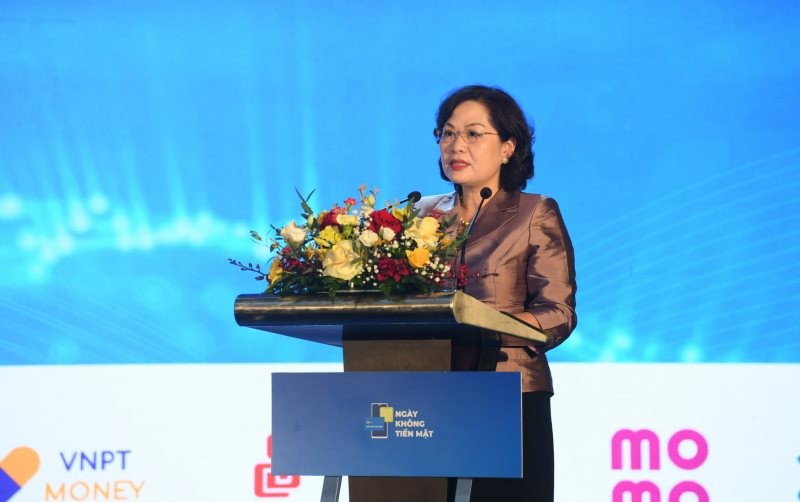 Thống đốc Ngân hàng Nhà nước Nguyễn Thị Hồng phát biểu tại hội thảo.