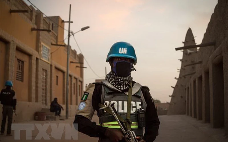 Binh sĩ thuộc Phái bộ gìn giữ hòa bình của Liên hợp quốc (MINUSMA) tuần tra tại Mali. (Ảnh: AFP/TTXVN)