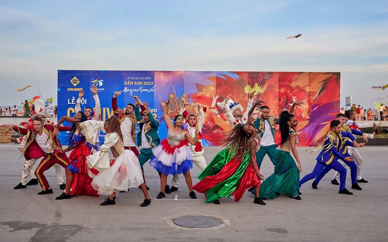 Lễ hội Carnival Sầm Sơn trở lại đầy màu sắc. 