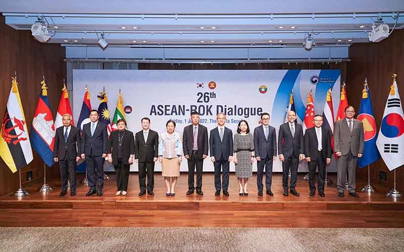 Trong thời gian gần đây, việc tăng cường đối thoại giữa hai bên đã đạt được nhiều bước tiến bộ về một số vấn đề quan trọng, bao gồm an ninh và kinh tế. Hãy xem hình ảnh liên quan để hiểu rõ hơn về sự hợp tác giữa ASEAN và Hàn Quốc.