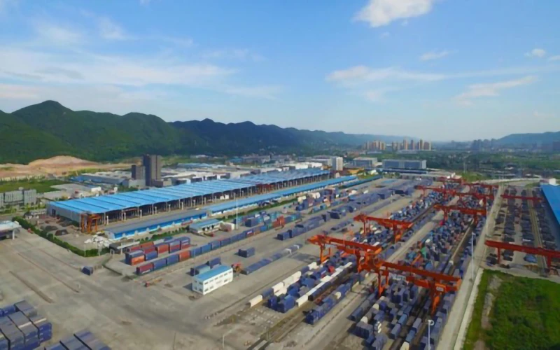 Trung tâm Logistics Tây Nguyên - trọng điểm phát triển kinh tế chiến lược toàn vùng của Gia Lai và các nước Đông Dương là tiềm năng phát triển hấp dẫn không chỉ cho Đak Đoa mà còn là tiền đề thu hút đầu tư cho 589 dự án, với tổng vốn đăng ký 832.925 tỷ đồng tại địa bàn trong thời gian qua.