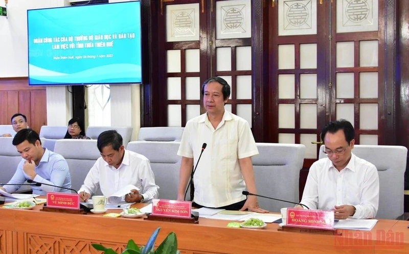 Bộ trưởng Nguyễn Kim Sơn đánh giá cao công tác chuẩn bị Kỳ thi tốt nghiệp THPT quốc gia của tỉnh Thừa Thiên Huế. 