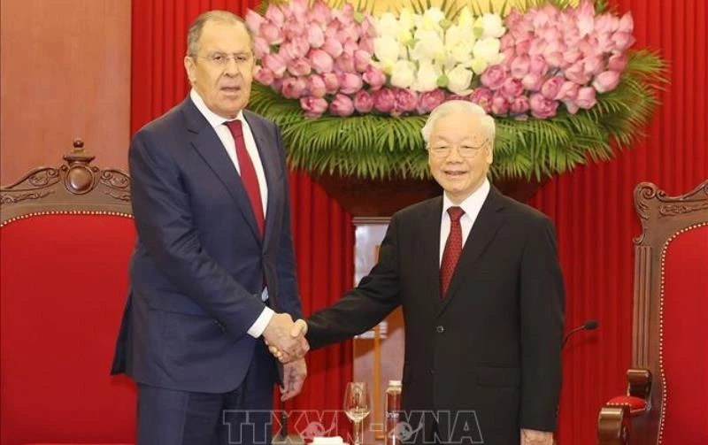 Tổng Bí thư Nguyễn Phú Trọng tiếp Bộ trưởng Ngoại giao Liên bang Nga Sergey Lavrov. (Ảnh: TTXVN)