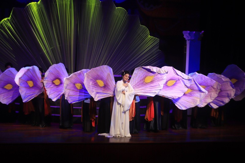 Cảnh trong vở "Trung trinh liệt nữ" (Nhà hát Chèo Hà Nội), Huy chương vàng vở diễn tại Liên hoan Sân khấu Thủ đô năm 2022. (Ảnh ÐÀO ANH) 