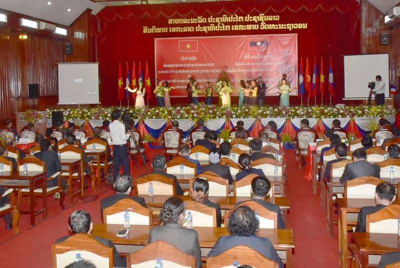 Lễ kỷ niệm 60 năm Ngày thiết lập quan hệ ngoại giao và 45 năm Ngày ký Hiệp ước Hữu nghị và hợp tác Việt Nam-Lào tổ chức tại tỉnh Luang Prabang.