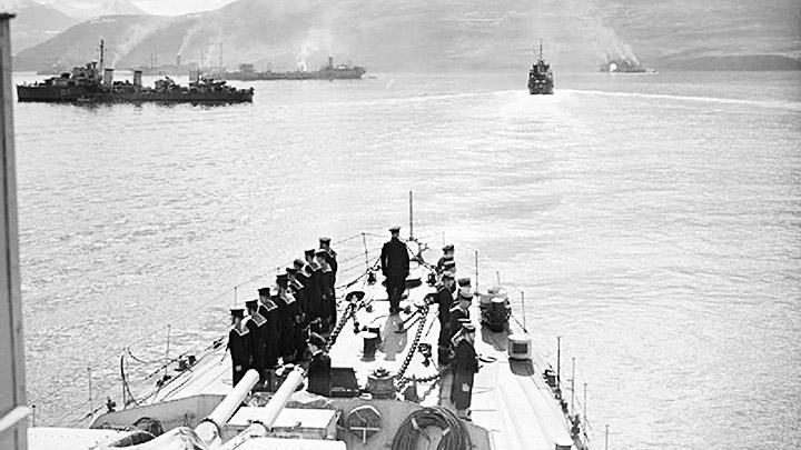 Đoàn tàu PQ-17 tại Hvalfjord trước khi khởi hành vào tháng 5/1942. Ảnh: TASS