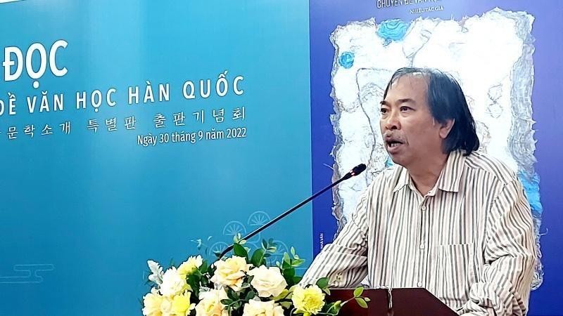 Chủ tịch Hội Nhà văn Việt Nam Nguyễn Quang Thiều phát biểu tại buổi lễ.