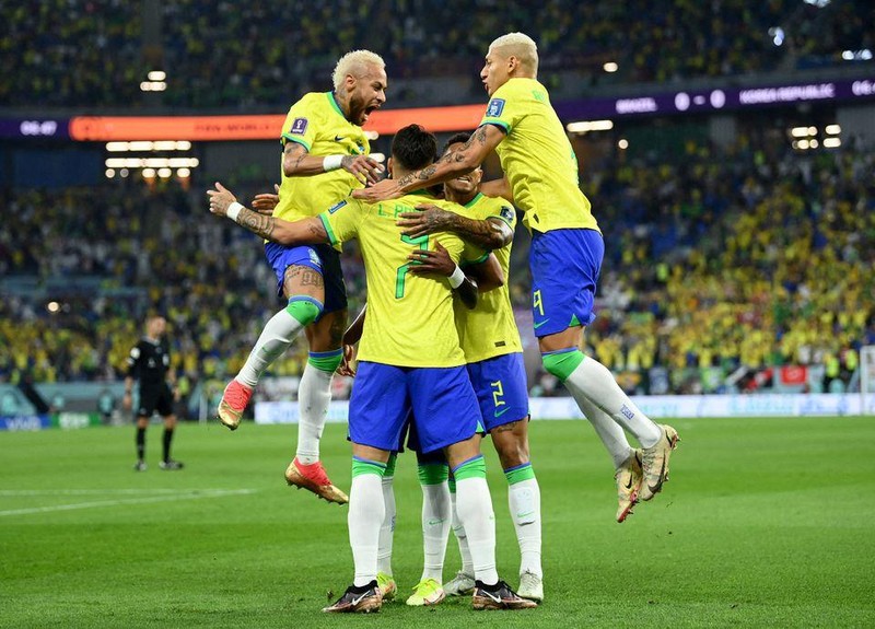 Brazil bước vào tứ kết sau trận cầu 5 bàn thắng. (Ảnh: Reuters)