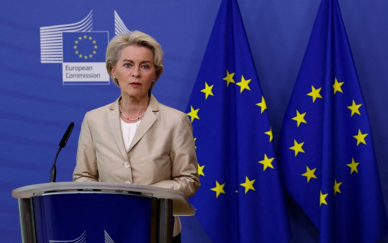 Chủ tịch Ủy ban châu Âu Ursula von der Leyen phát biểu tại họp báo ở Brussels, Bỉ, ngày 28/9/2022. (Ảnh: Reuters)
