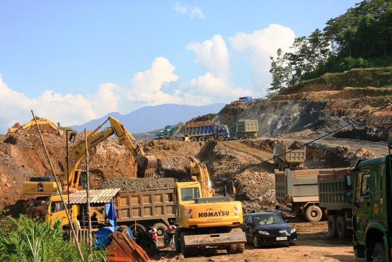 Công ty TNHH xây dựng thương mại Lilama khai thác trái phép quặng apatit ở xã Đồng Tuyển, thành phố Lào Cai. Ảnh: TL
