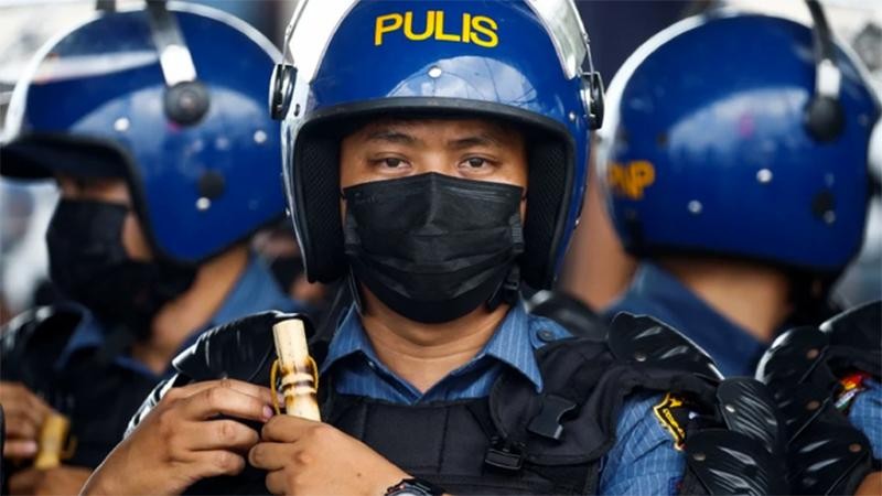 Cảnh sát quốc gia Philippines (PNP) đã giải cứu 24 phụ nữ trong cuộc đột kích ở thành phố Paranaque. (Ảnh: EPA)