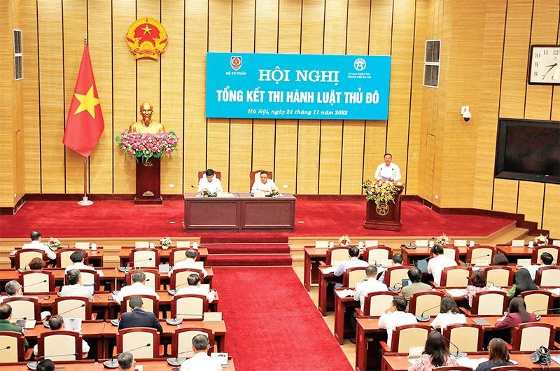 Hội nghị tổng kết thi hành Luật Thủ đô do Bộ Tư pháp và Ủy ban nhân dân thành phố Hà Nội phối hợp tổ chức. (Ảnh THÀNH NGUYỄN)