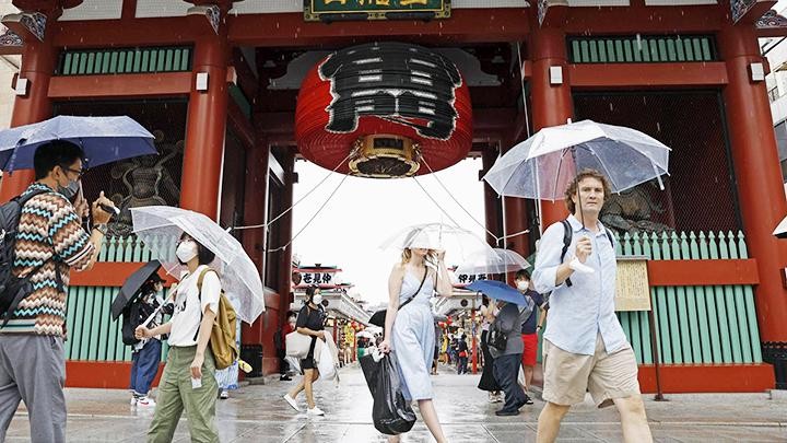 Du khách sẽ được hỗ trợ một phần chi phí khi du lịch Nhật Bản. Ảnh: THE JAPAN TIMES