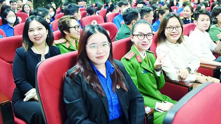 Gala “Thanh niên Việt Nam vững bước hội nhập”
