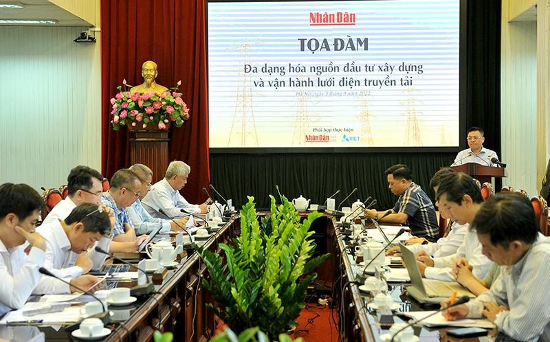Các đại biểu dự buổi Tọa đàm "Đa dạng hóa nguồn đầu tư xây dựng và vận hành lưới điện truyền tải". Ảnh: Nguyễn Đăng