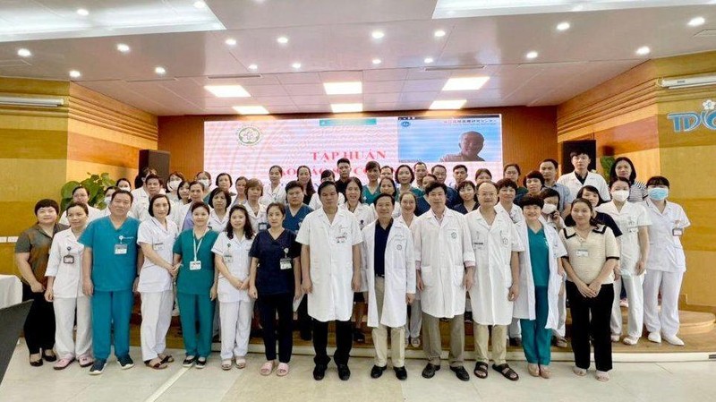 Lớp tập huấn “Báo cáo sự cố y khoa” do các giảng viên là các chuyên gia hàng đầu đến từ NCGM và Bệnh viện Bạch Mai giảng dạy.