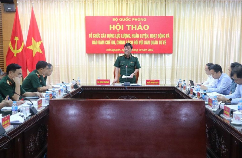 Thượng tướng Ngô Minh Tiến, Phó Tổng Tham mưu trưởng Quân đội nhân dân Việt Nam chủ trì hội thảo.