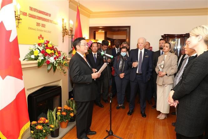 Đại sứ Việt Nam tại Canada Phạm Cao Phong phát biểu tại Lễ kỷ niệm 5 năm thiết lập Quan hệ Đối tác toàn diện giữa Việt Nam và Canada. (Ảnh: TTXVN)
