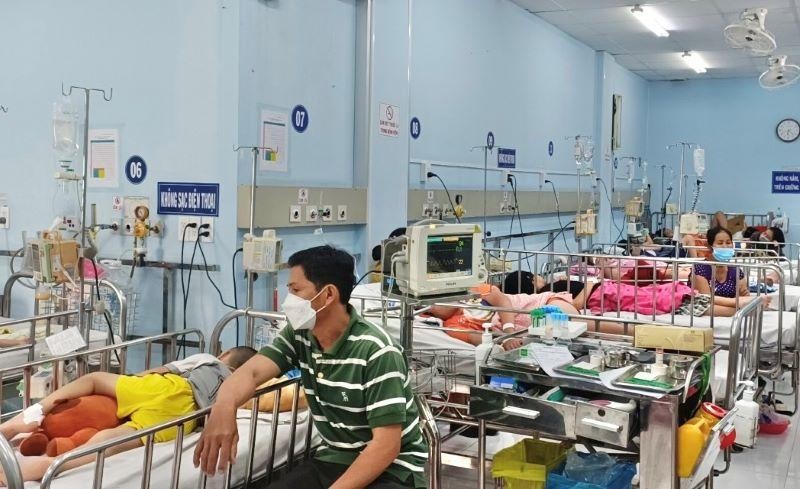Trẻ điều trị sốt xuất huyết tại Bệnh viện Nhi đồng 1, Thành phố Hồ Chí Minh.
