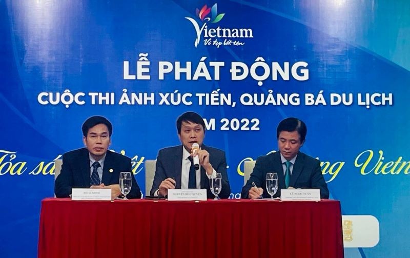 Đại diện Ban Tổ chức thông tin về cuộc thi.