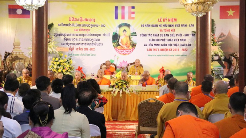 Quang cảnh lễ kỷ niệm tại chùa Phật Tích ở Vientiane sáng 24/9. (Ảnh: Trịnh Dũng)
