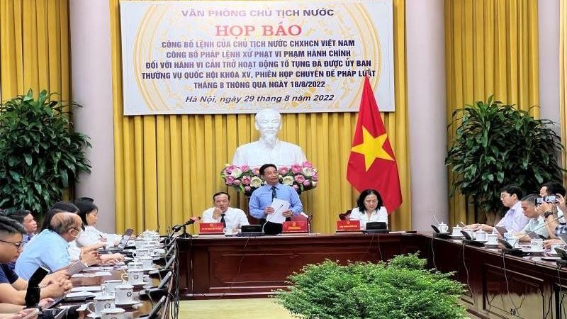 Họp báo công bố Pháp lệnh xử phạt vi phạm hành chính đối với hành vi cản trở hoạt động tố tụng ngày 29/8/2022. (Ảnh: nhandan.vn)