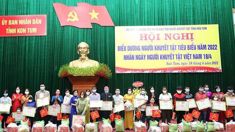 Kon Tum biểu dương người khuyết tật tiêu biểu năm 2022 ngày18/4/2022. (Ảnh: Phúc Thắng)