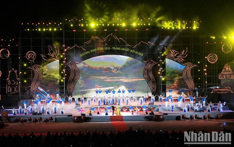 Quang cảnh khai mạc Festival Ninh Bình 2022-Tràng An kết nối di sản.