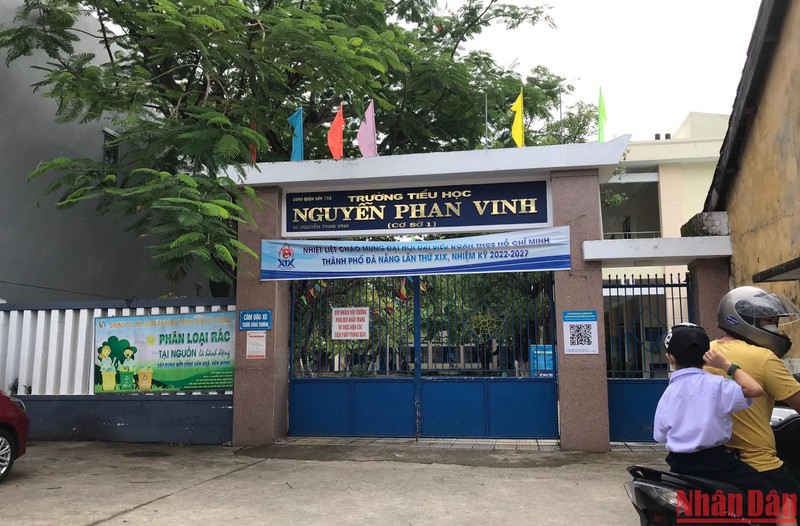 Chính quyền địa phương yêu cầu Ban Giám hiệu Trường tiểu học Nguyễn Phan Vinh kiểm điểm sâu sắc việc quản lý giáo viên, học sinh.